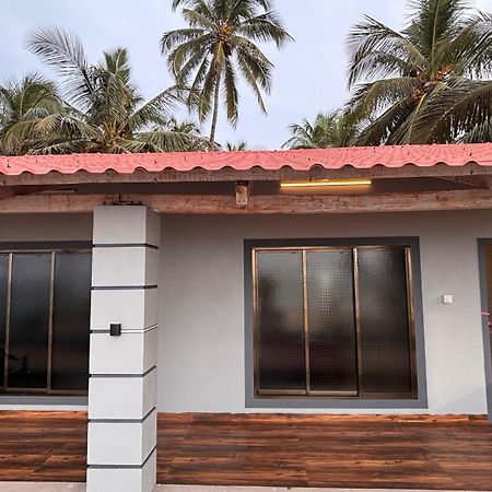 Velankanni Beach Resort Mālvan エクステリア 写真