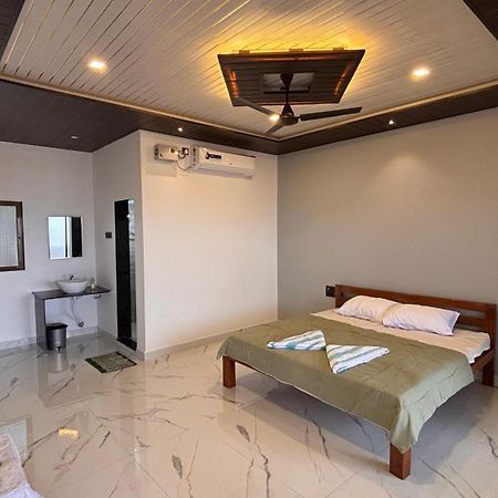Velankanni Beach Resort Mālvan エクステリア 写真