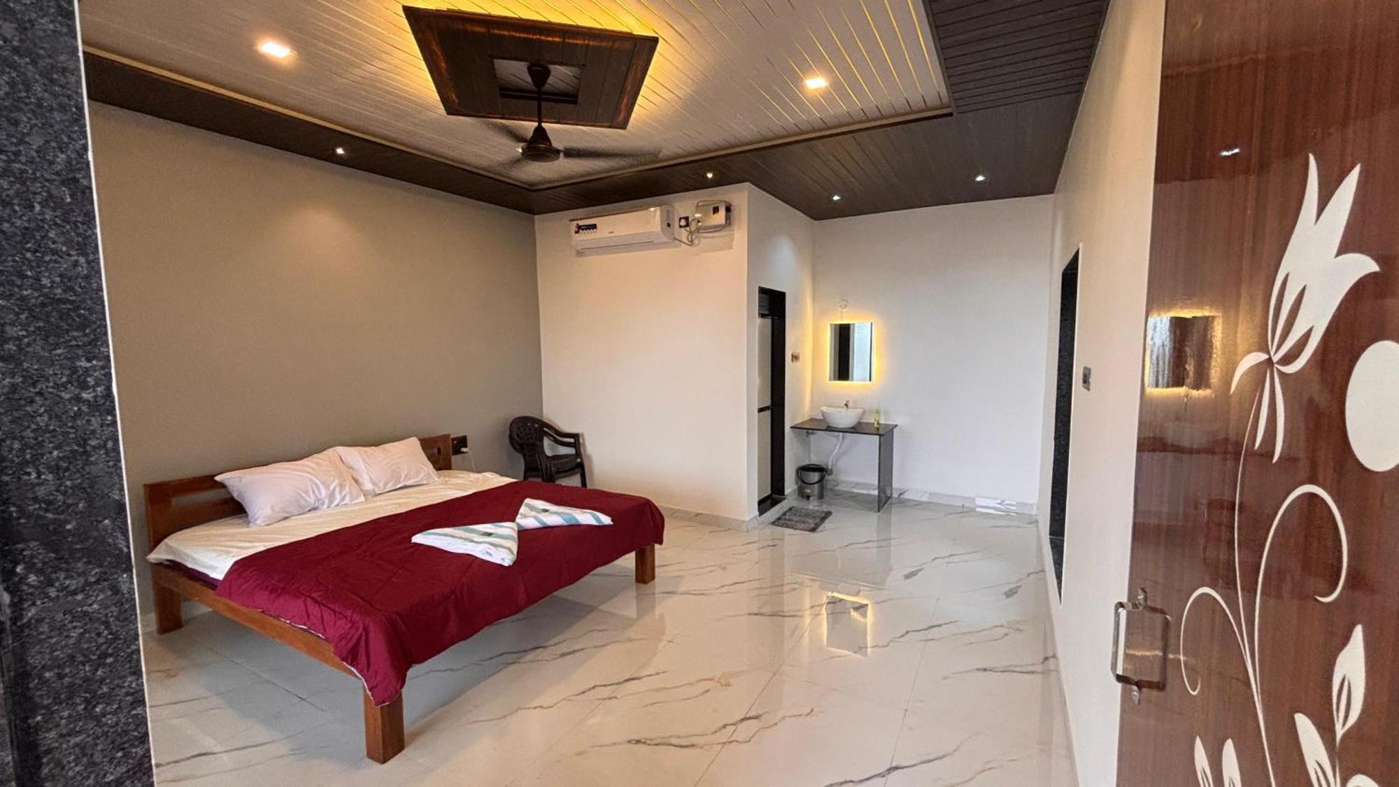 Velankanni Beach Resort Mālvan エクステリア 写真